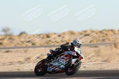 media/Dec-07-2025-CVMA (Sun) [[3e7d2de5dc]]/Race 16-Formula Middleweight/